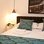 בית הארחה Located