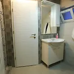 Located בית הארחה